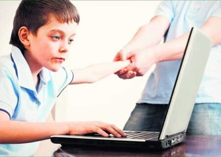چه نهادی از حقوق فرزندان ما در فضای مجازی صیانت می کند؟