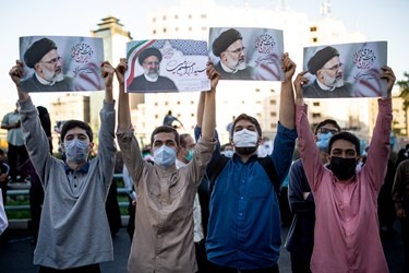 چرا طلاب و انقلابی ها برای پیروزی رئیسی دعا می کنند؟ / چرا انقلابی ها ایران را بیشتر دوست دارند؟!