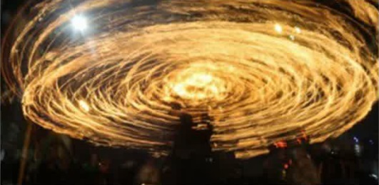 آیین مشعل گردانی نجفی‌های مقیم قم به روایت تصویر