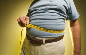 علت افزایش ناگهانی وزن روزه‌داران