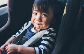 نگاهی به خاطرات تلخ تنها ماندن کودکان در خودرو