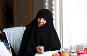 از مدرسه‌ی عرفان تا کوچه‌های انقلاب/ زنانی که تاریخ را در حاشیه‌ی تاریخ نوشتند