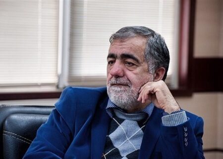 جامعه از کارِ حوزه بی‌خبر است