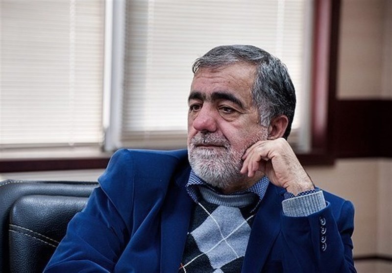 جامعه از کارِ حوزه بی‌خبر است