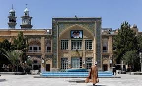 تأملی در سیستم مدیریتی رسانه گریز، نظارت گریز و غیرشفاف حوزه!