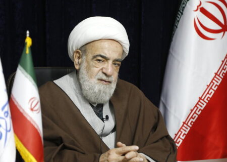 کسانی که مساجد و حسینیه‌ها را آتش می‌زنند، قطعا محارب و ضدانقلاب هستند