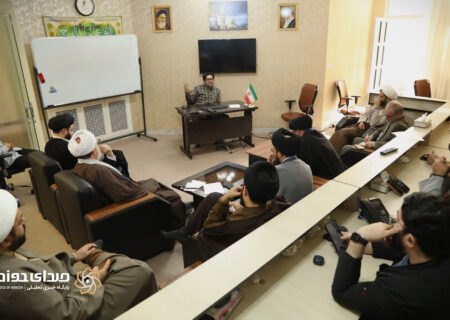 بازبینی برنامه رمضانی شبکه نسیم با عنوان “بی حاشیه” ( برنامه ای با استفاده از ظرفیت مبلغین طنز پرداز و شیرین بیان)