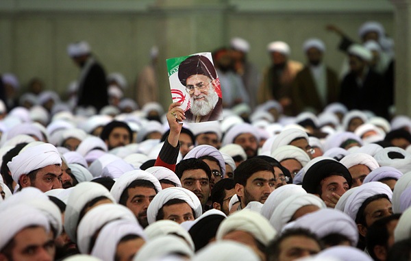 مطالبه بیش از ۱۰۰۰ استاد حوزه علمیه از مسئولان و رؤسای سه قوه؛ از اقتصاد اسلامی تا حکمرانی فضای مجازی