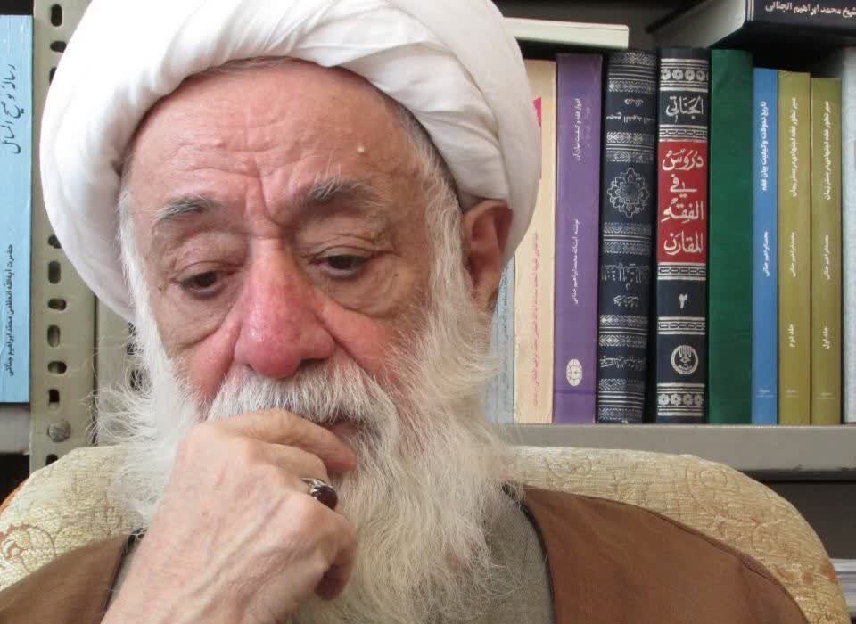 خاطره ای درس آموز از رفتار مدبرانه رهبر شهید انقلاب(رض) درباره آیت الله جناتی شاهرودی