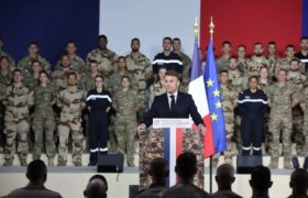 مکرون: در جنگ خاورمیانه درگیر نمیشویم!
