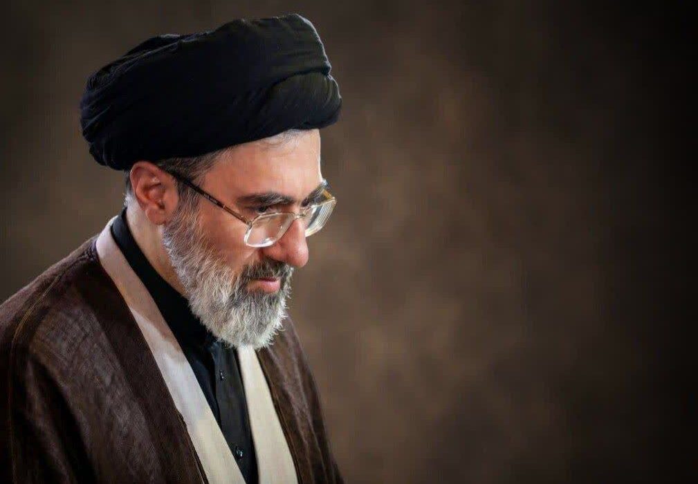 پیام رهبر انقلاب به‌مناسبت تشییع و تدفین آقای شهید ایران