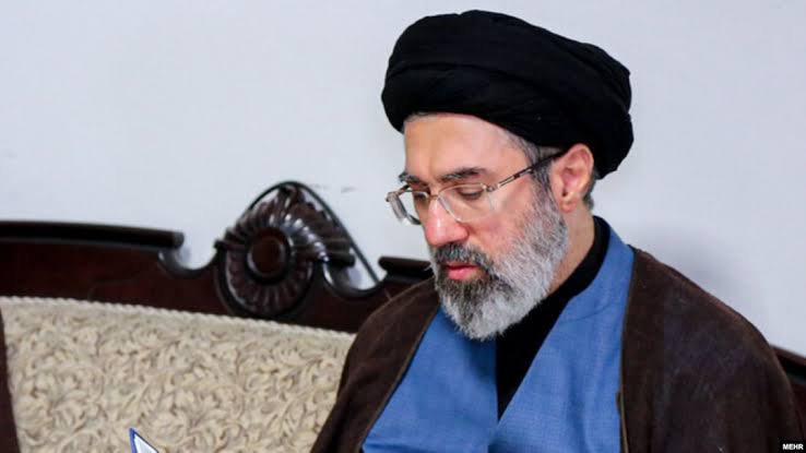 متن کامل پیام امام سید مجتبی خامنه‌ای خطاب به رؤسا و مسئولین و مؤثرین نهاد روحانیت