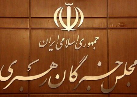 هیچ اقدامی در جهت تضعیف حضور مردم در خیابان پذیرفته نیست/  ساماندهی فضای مجازی باید در چارچوب قانون باشد، نه تصمیمات موازی