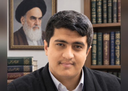 سیاست‌زدگی؛ آفت طلبه سیاسی